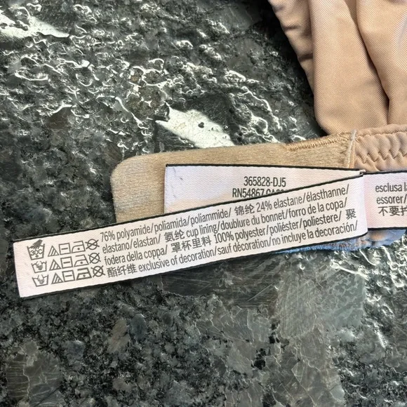 Lot of 2 Victoria’s Secret lightly lined-wireless T-Shirt bras 34 B - Picture 6 of 11